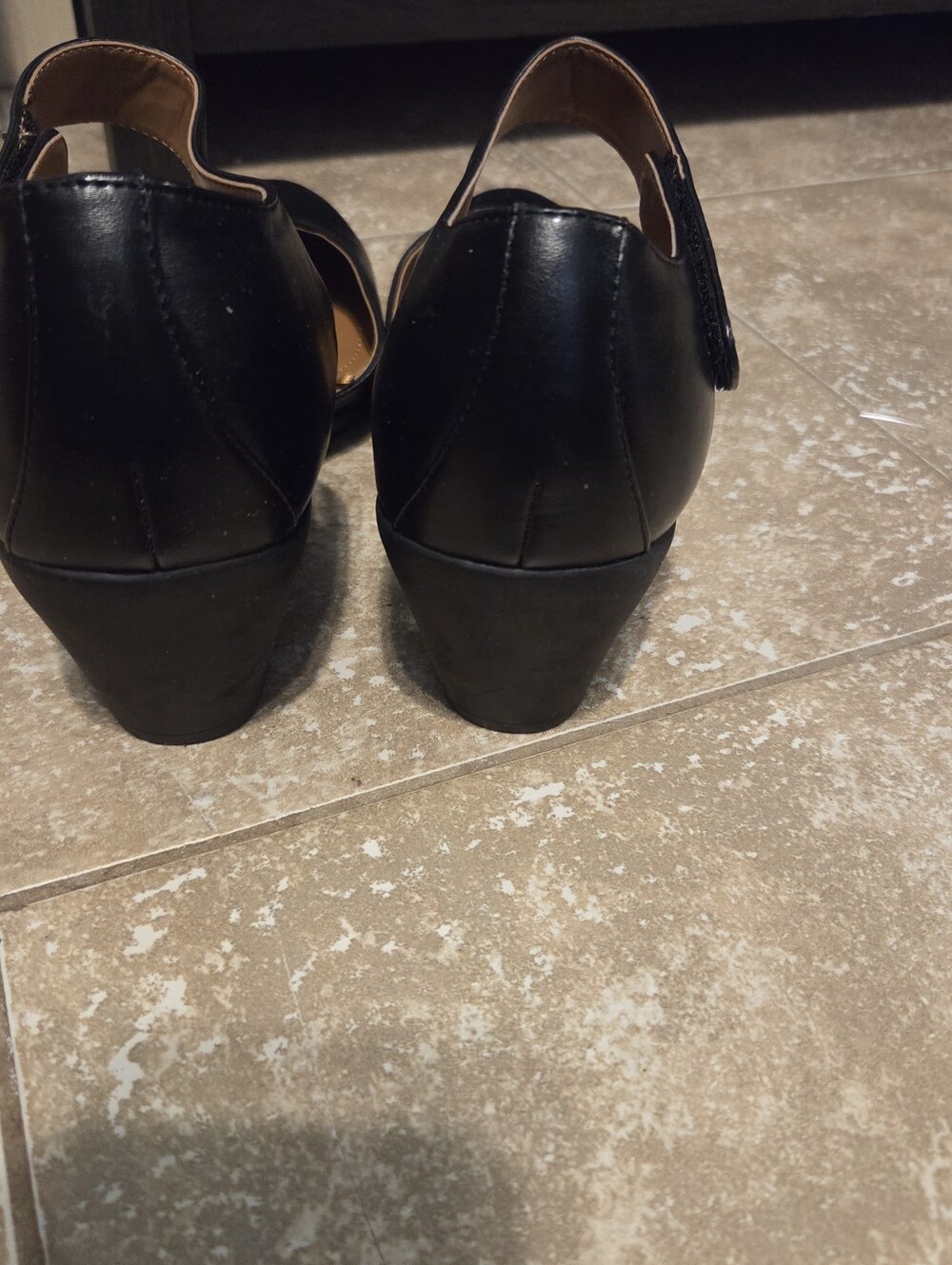 Easy Spirit Womens Black Faux Leather Pumps Comfort Slip On Shoes Size 11 M - Picture 6 of 9